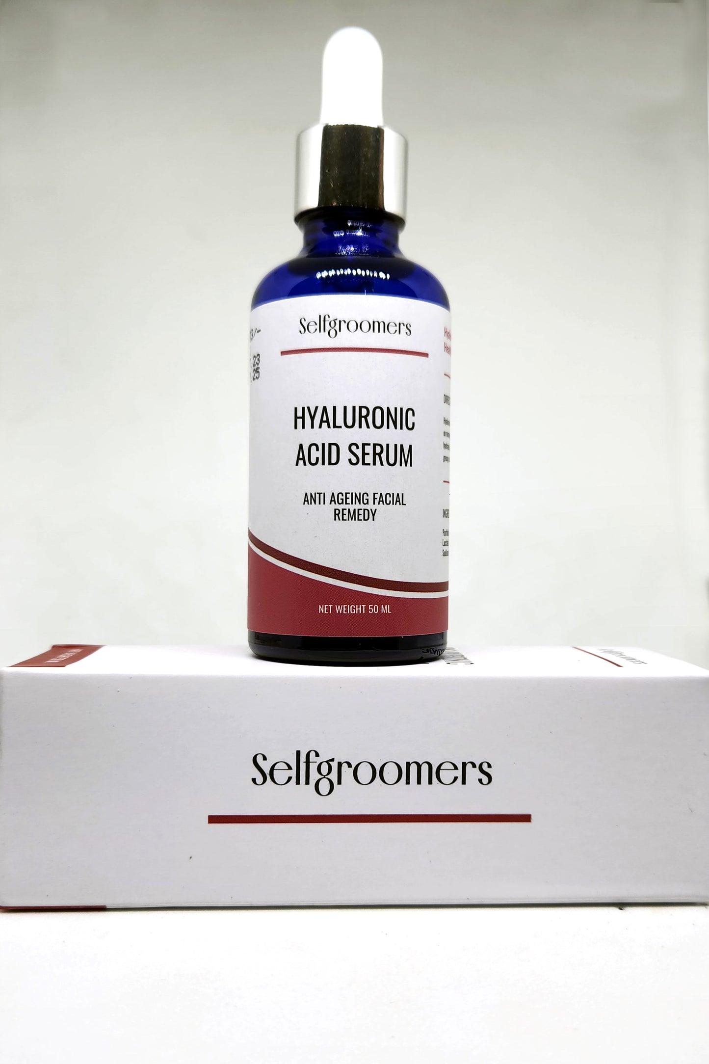 SELFGROOMERS HYALURONIC ACID SERUM.